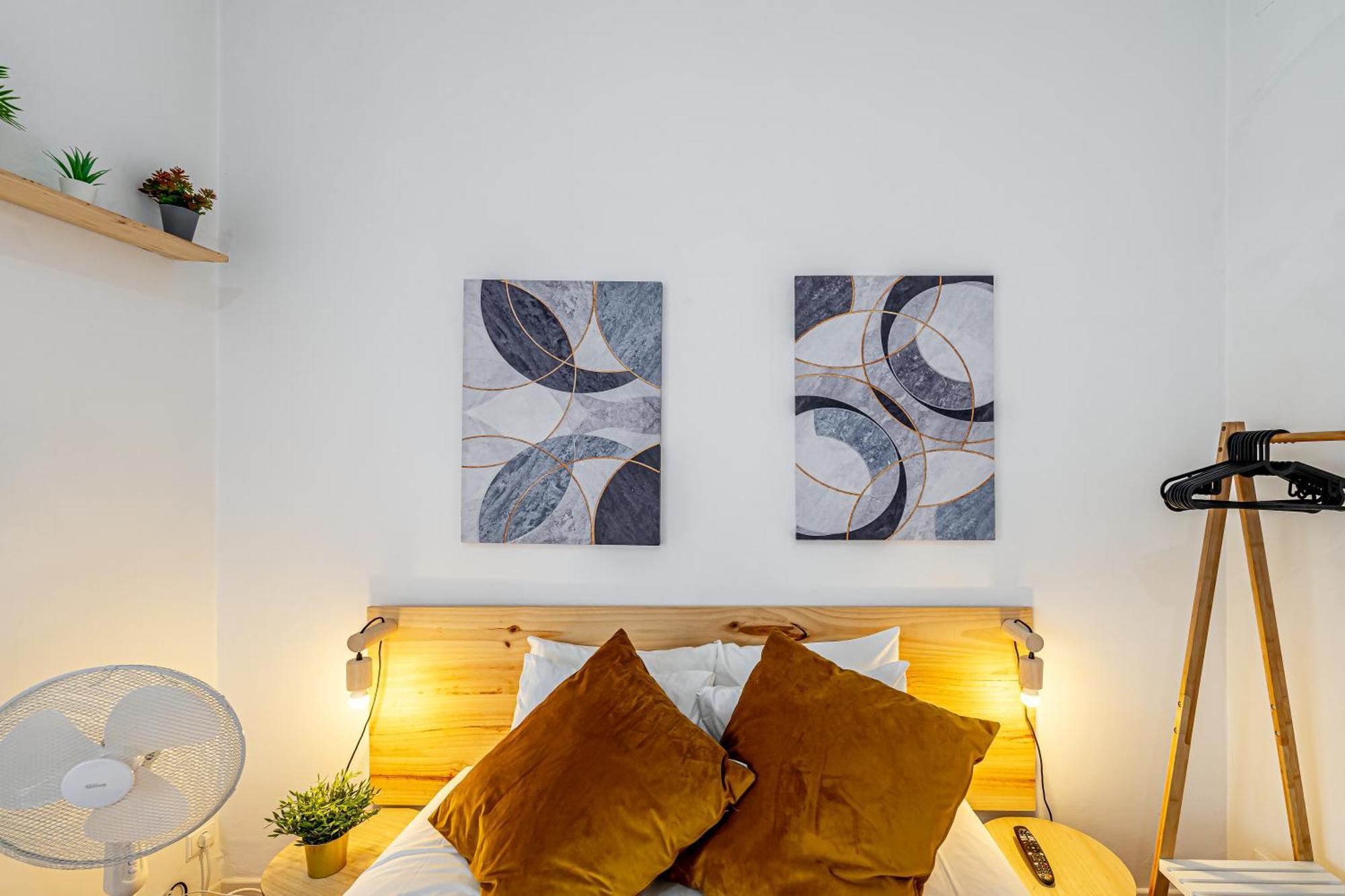 April Square By Lisbon With Sintra Amadora Exterior foto